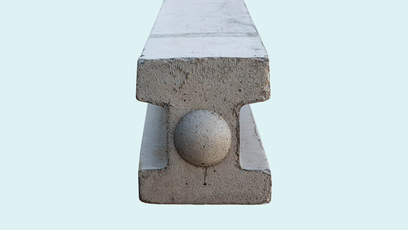 Intermediary Slotted Concrete Posts